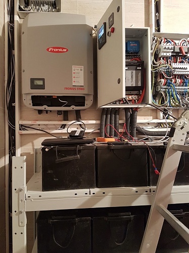 Солнечная электростанция UST-PS-PV13750-A800-INV-3x5000&150003ф. 15 кВт, Номинальная мощность 15кВА/13,5кВт, Пиковая мощность 30 кВт, Транзит мощности 66 кВт. г.Омск